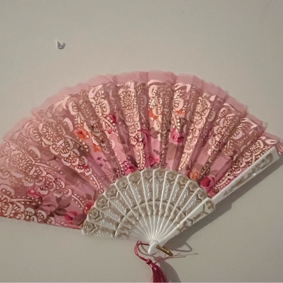 Always Have your fans on style 🪭🪭🪭 for 5️⃣ - Picture 12 of 13